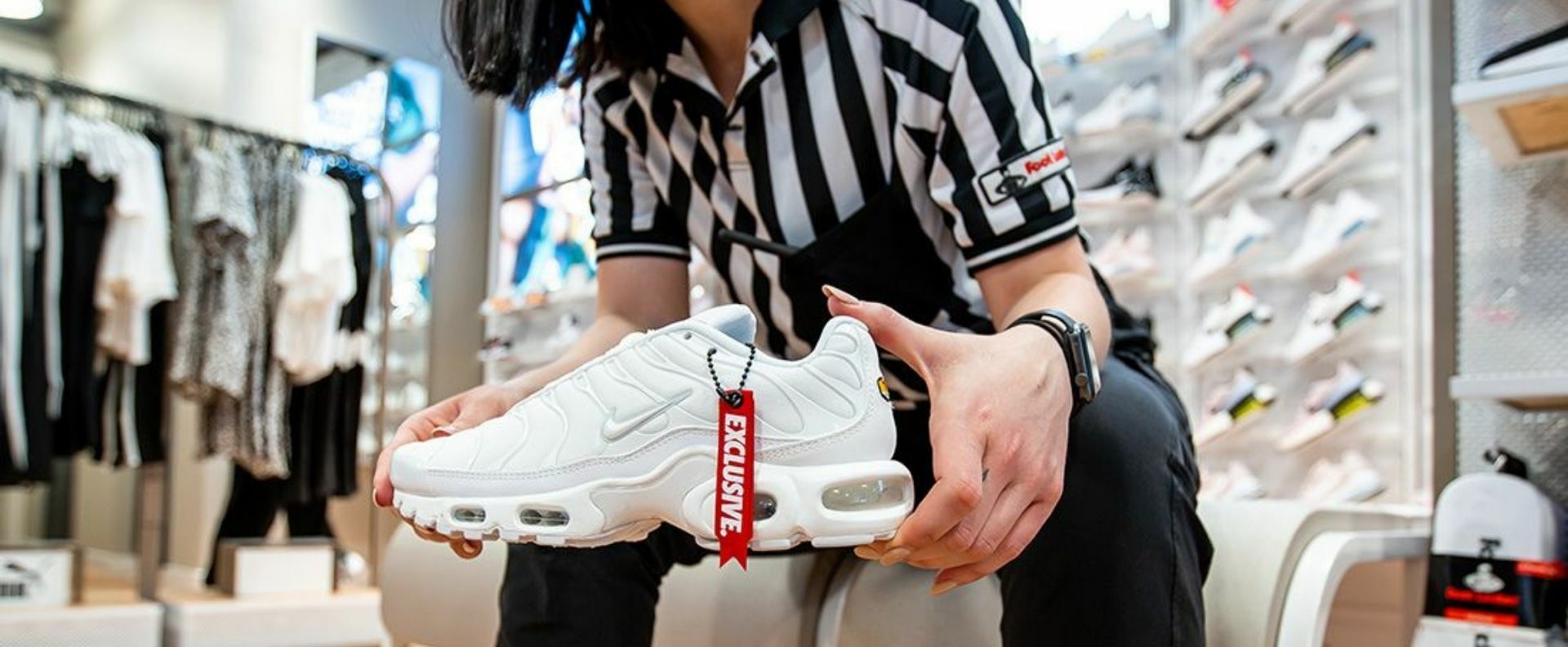 nike removing shoes from footlocker